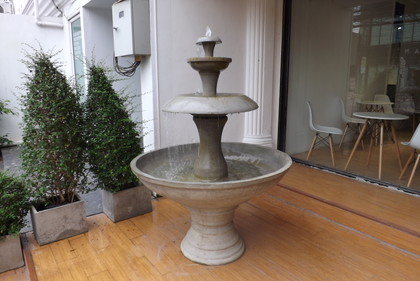 店頭の噴水